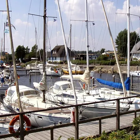 In With Bubble Bath Tatil Evi Großenbrode